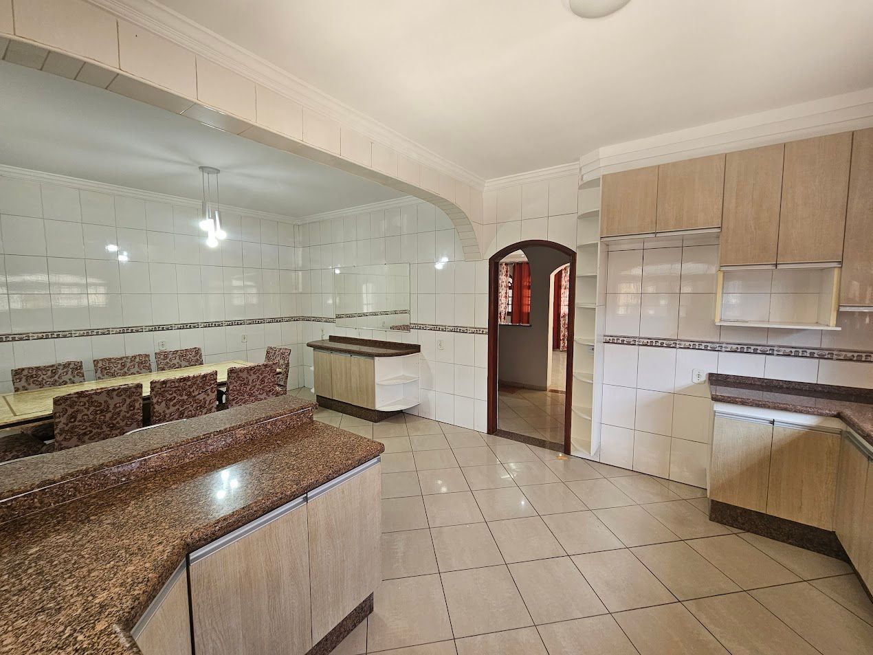 Sobrado à venda com 5 quartos, 300m² - Foto 11