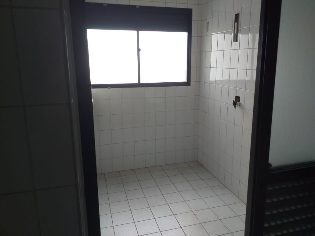 Apartamento à venda com 2 quartos, 75m² - Foto 20