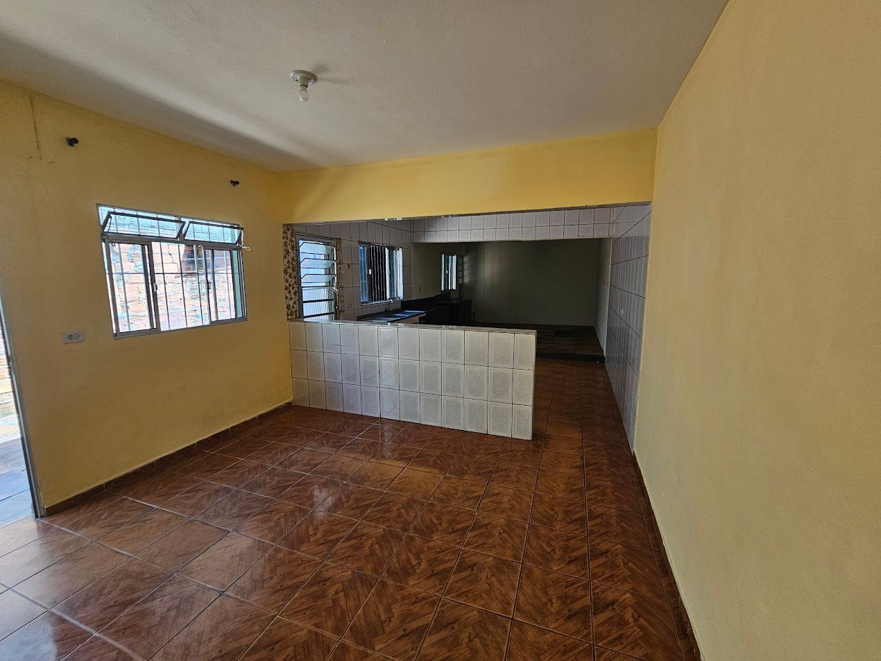 Casa para alugar com 2 quartos, 90m² - Foto 11