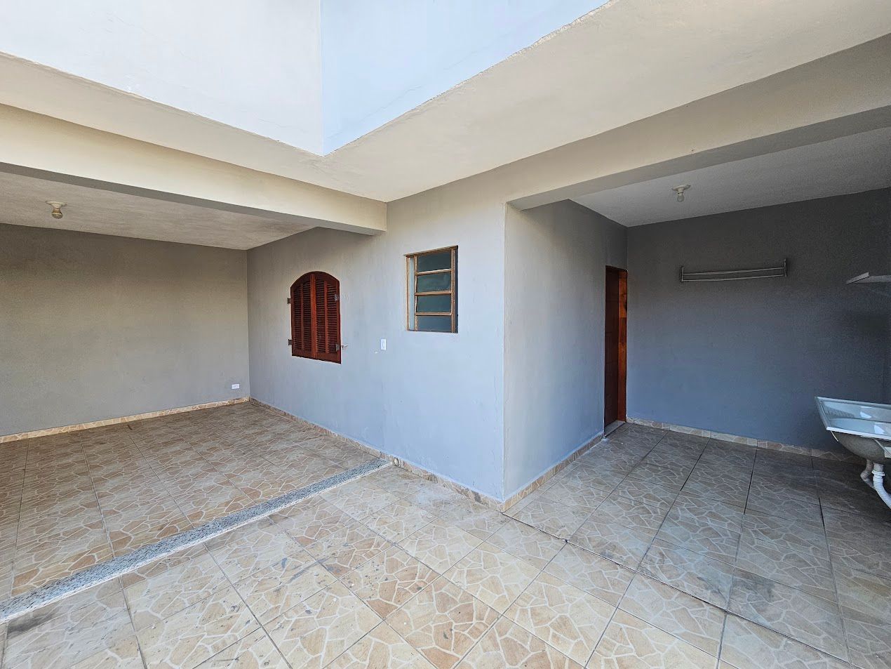 Sobrado à venda com 5 quartos, 300m² - Foto 42