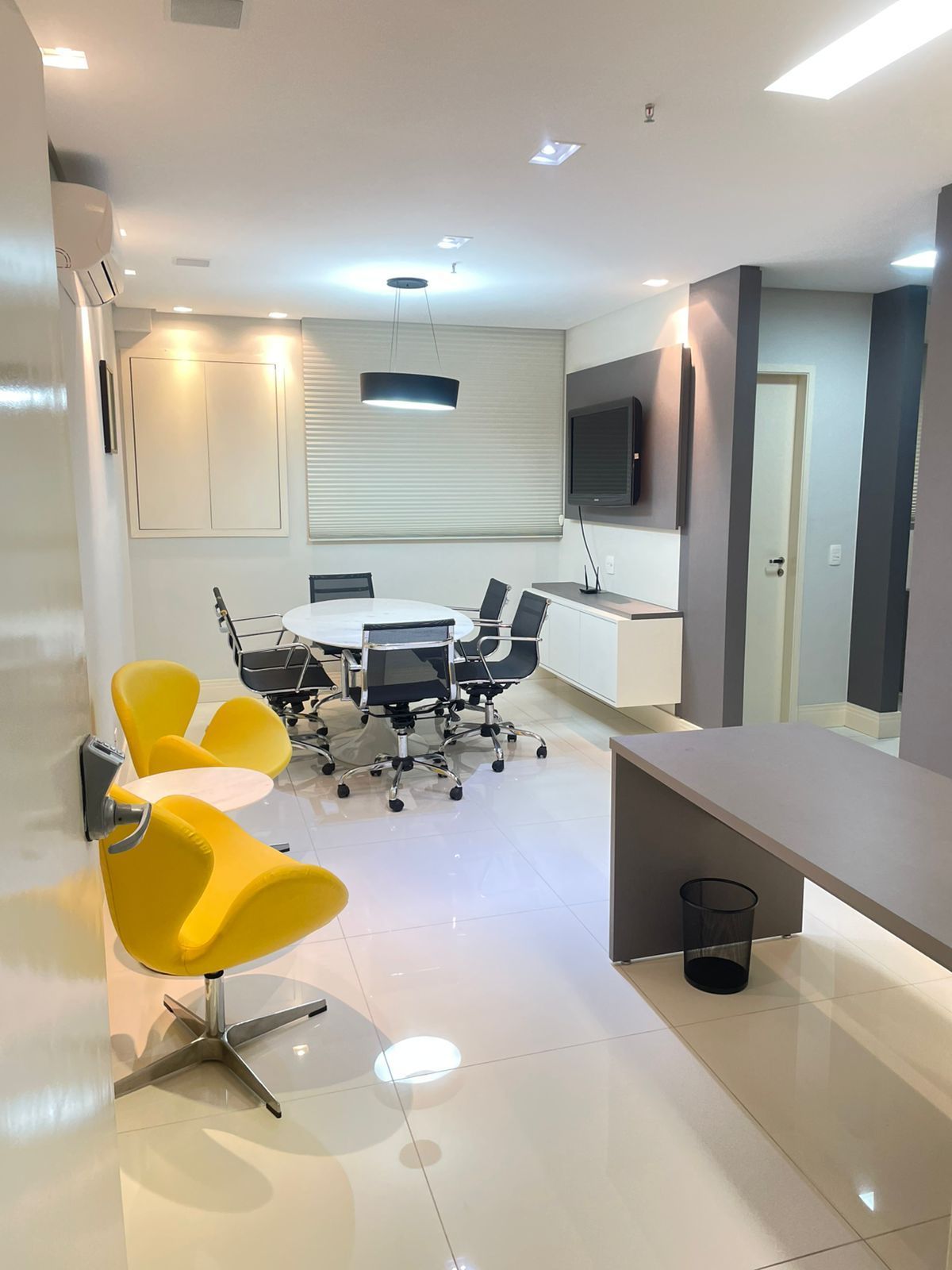 Conjunto Comercial-Sala à venda e aluguel com 1 quarto, 53m² - Foto 11