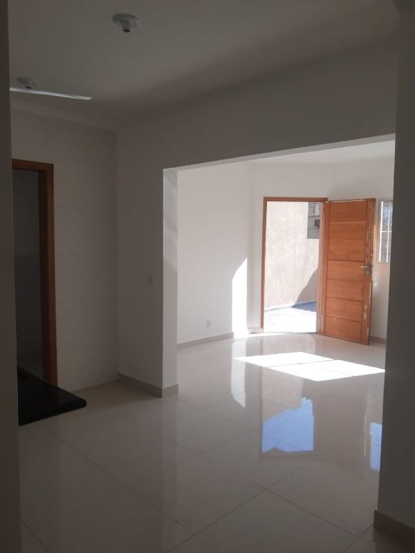 Casa à venda com 3 quartos, 64m² - Foto 11