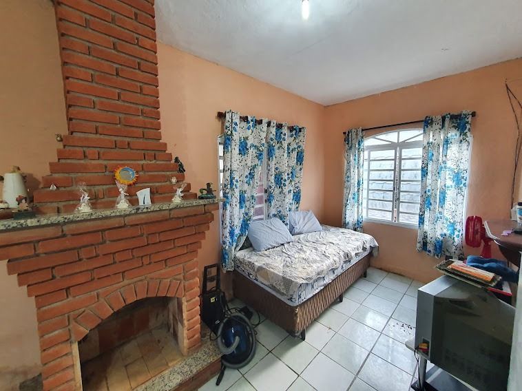 Casa à venda com 1 quarto, 90m² - Foto 3