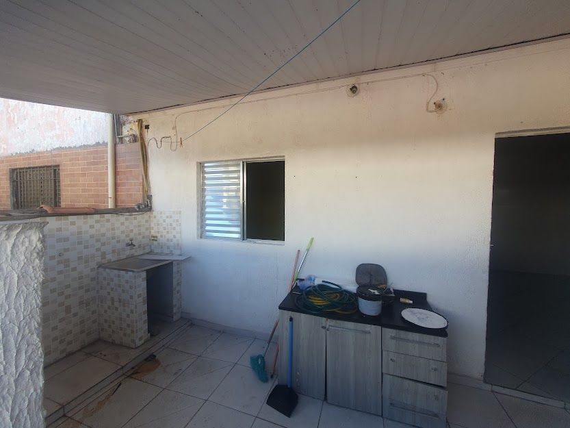 Casa à venda com 2 quartos, 80m² - Foto 3