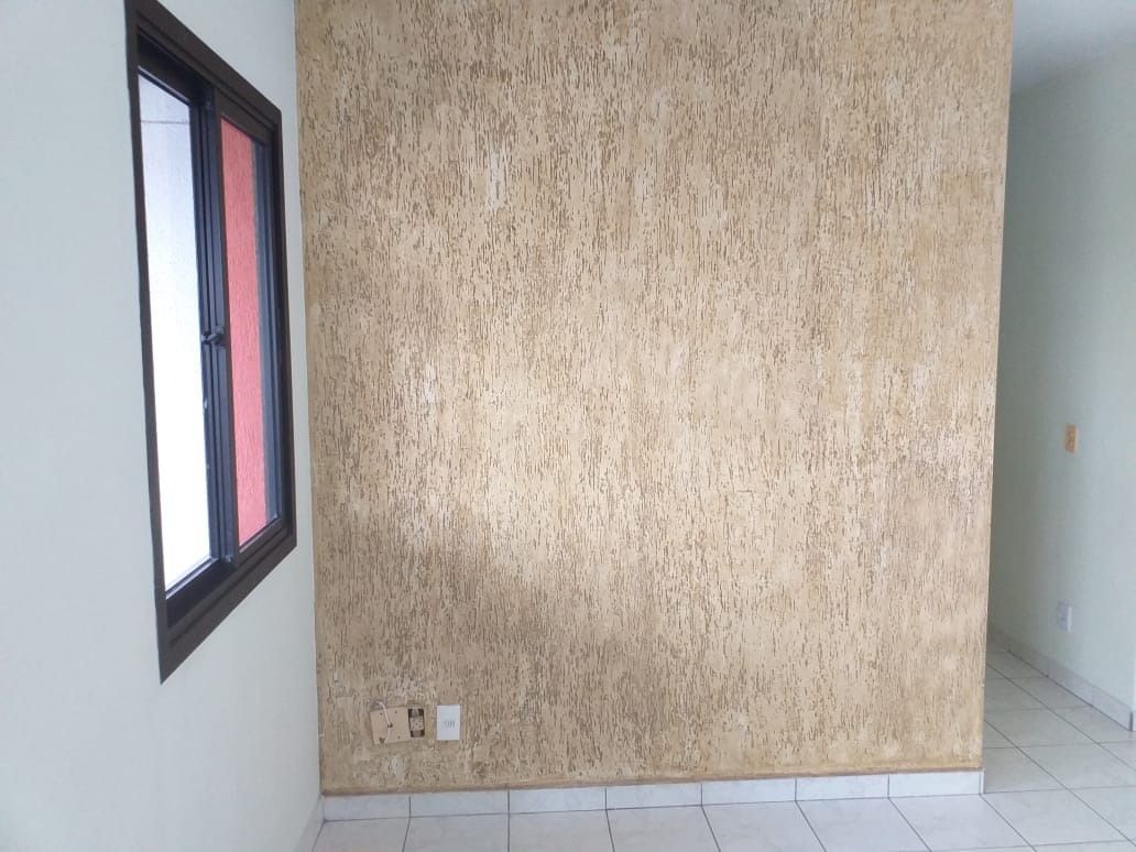 Apartamento à venda com 2 quartos, 75m² - Foto 2