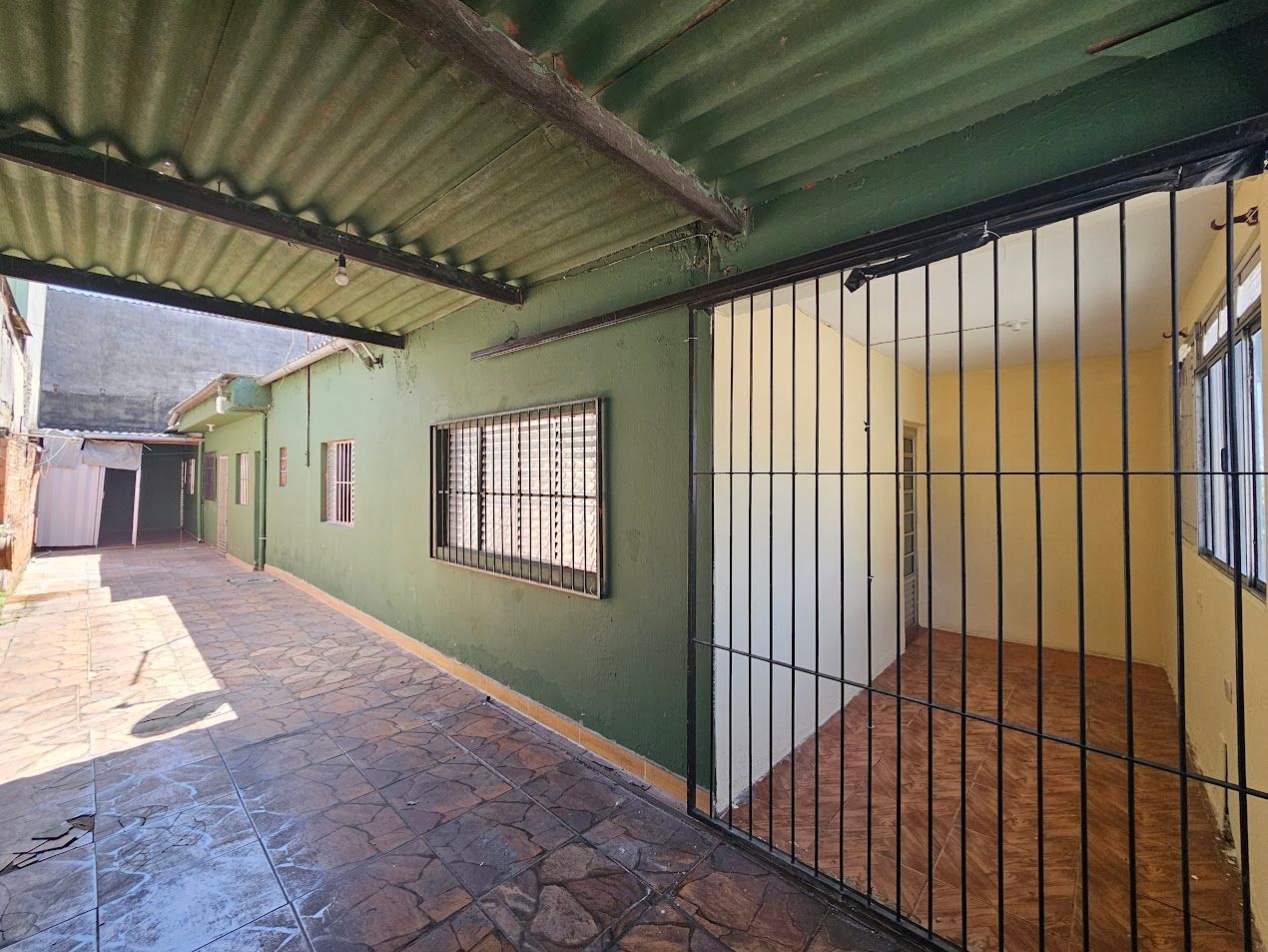 Casa para alugar com 2 quartos, 90m² - Foto 1