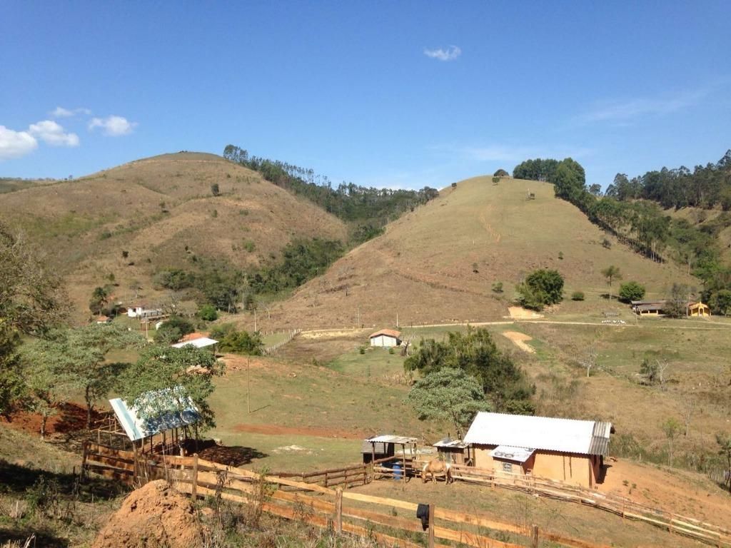 Fazenda à venda com 2 quartos, 300m² - Foto 1