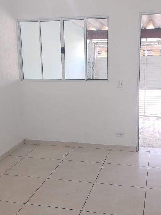 Casa à venda com 3 quartos, 90m² - Foto 14