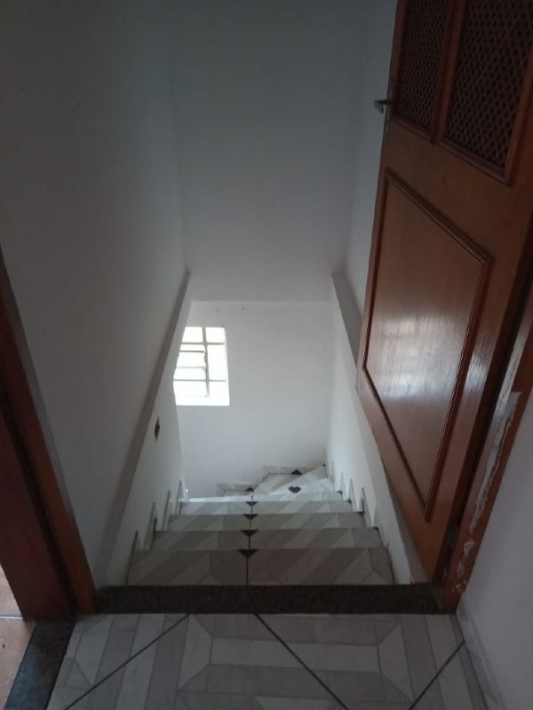 Casa à venda com 3 quartos, 200m² - Foto 17