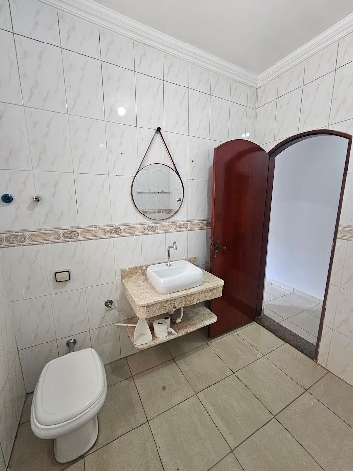 Sobrado à venda com 5 quartos, 300m² - Foto 3