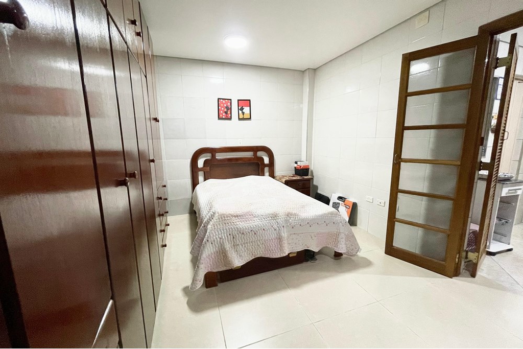 Casa à venda com 5 quartos, 309m² - Foto 9