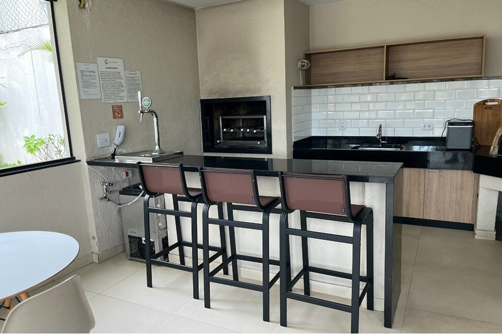 Apartamento à venda com 3 quartos, 90m² - Foto 2