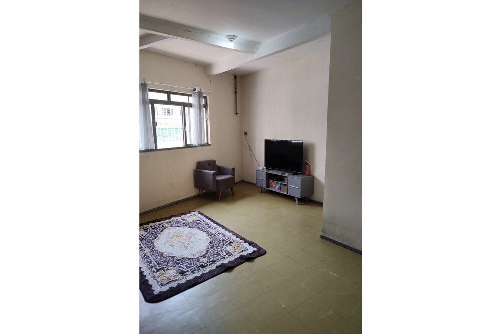 Casa à venda com 2 quartos, 200m² - Foto 2