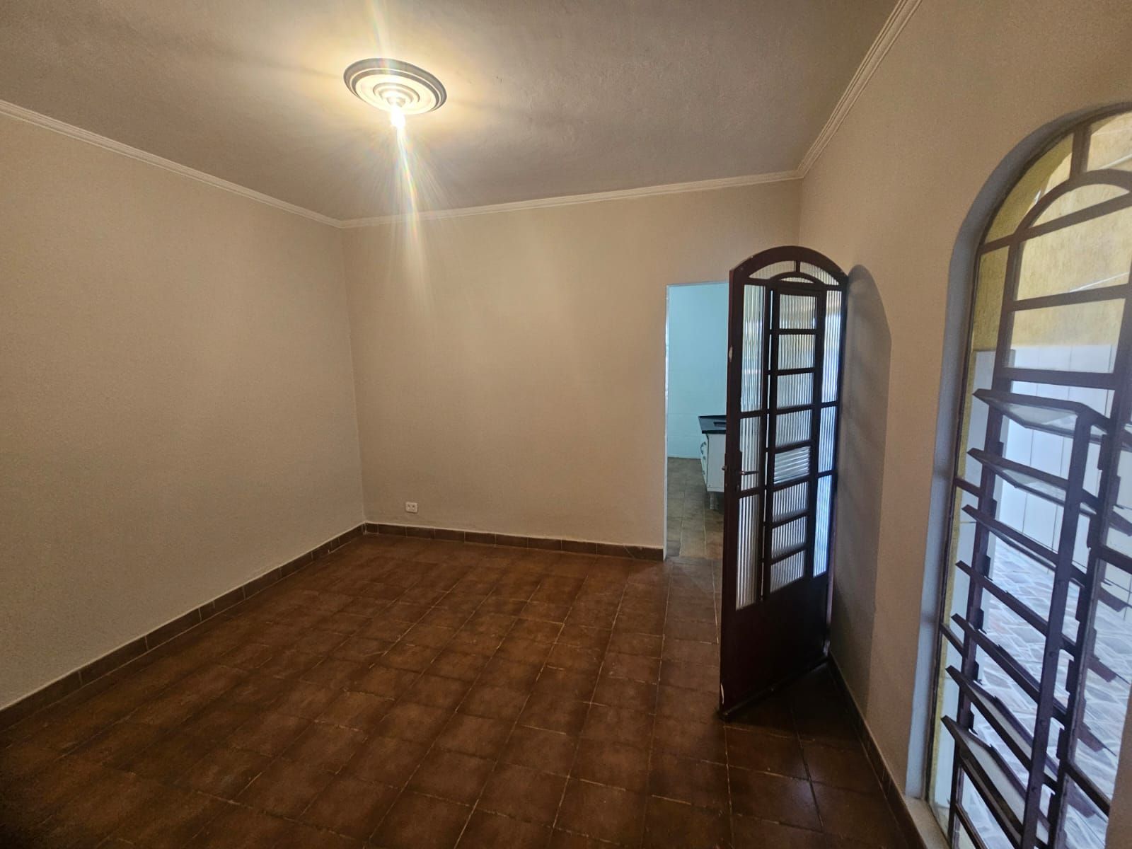 Casa para alugar com 1 quarto, 60m² - Foto 2