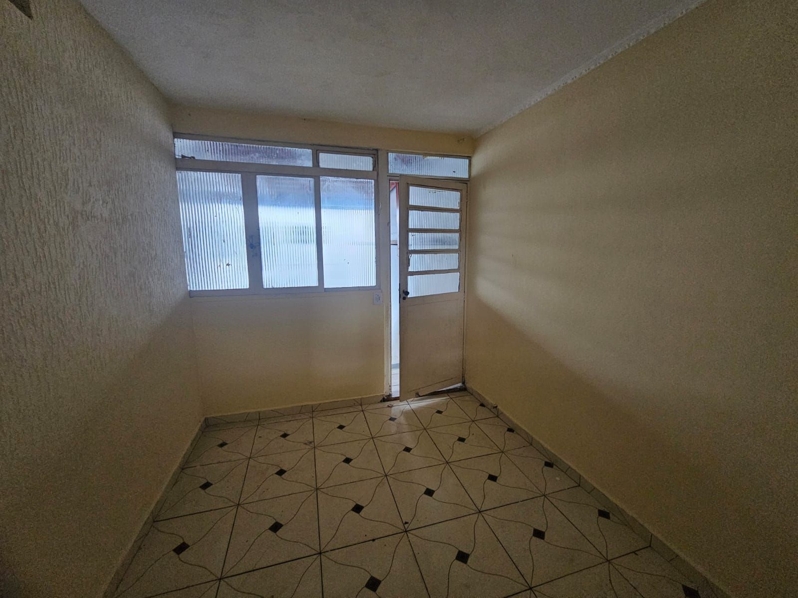 Casa para alugar com 1 quarto, 60m² - Foto 18