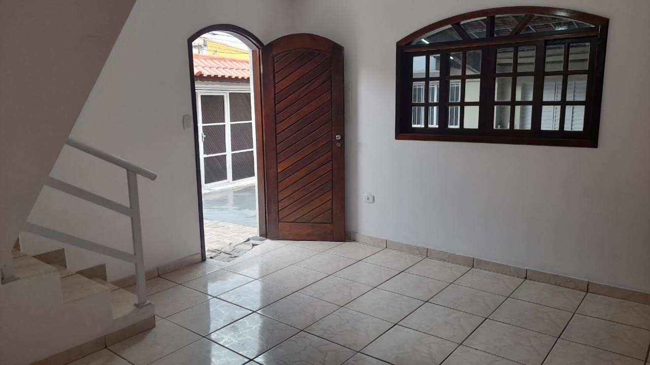 Sobrado à venda com 3 quartos, 200m² - Foto 4