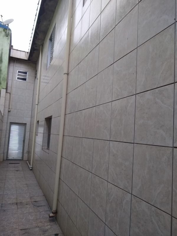 Sobrado à venda com 2 quartos, 190m² - Foto 13