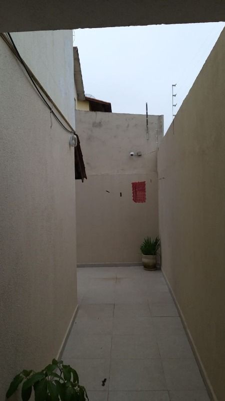 Casa à venda com 2 quartos, 220m² - Foto 13