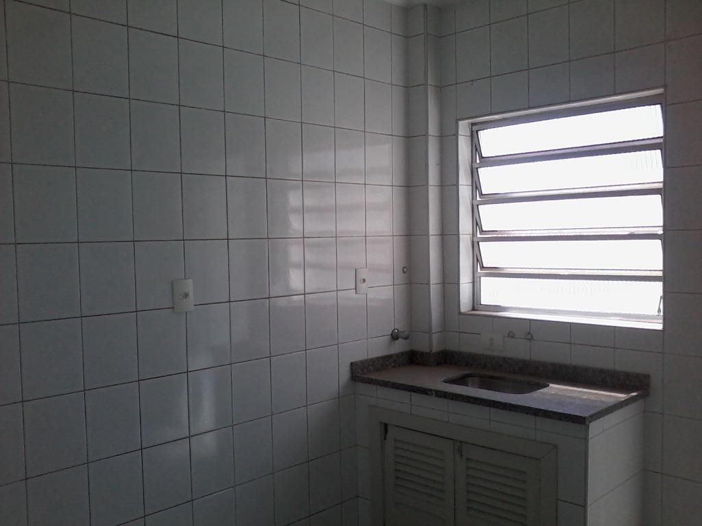 Apartamento à venda com 2 quartos, 75m² - Foto 2