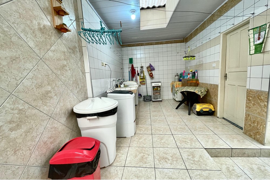 Casa à venda com 5 quartos, 309m² - Foto 13