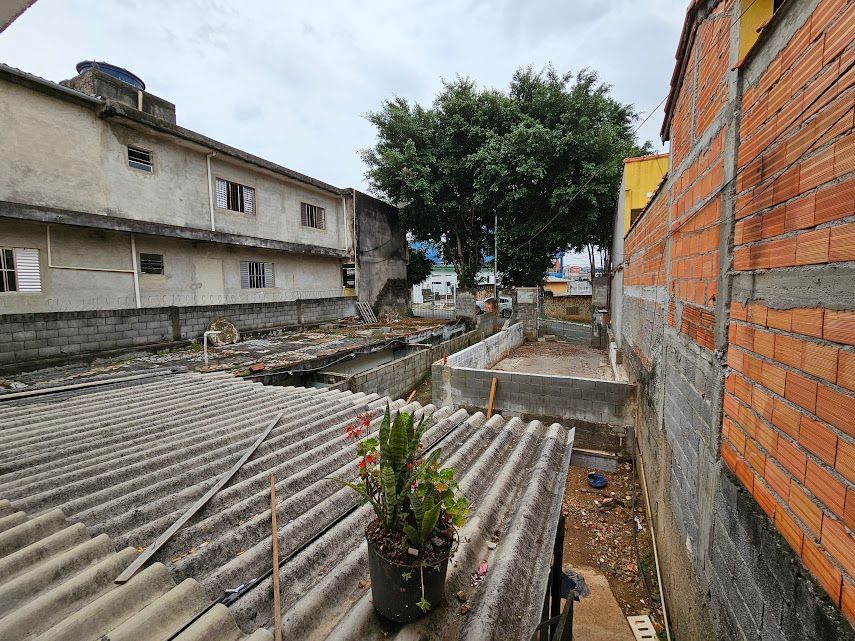 Casa à venda com 4 quartos, 200m² - Foto 16