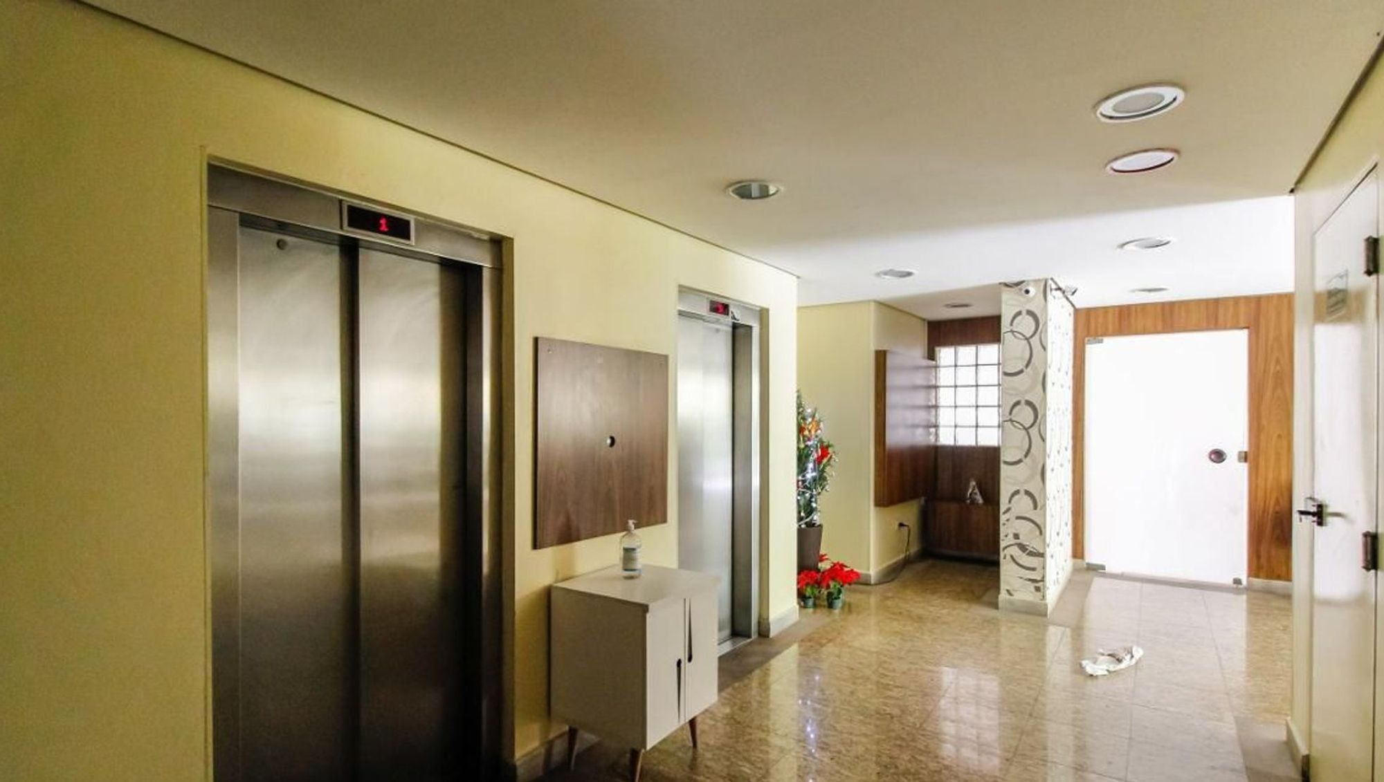 Apartamento à venda com 2 quartos, 76m² - Foto 12