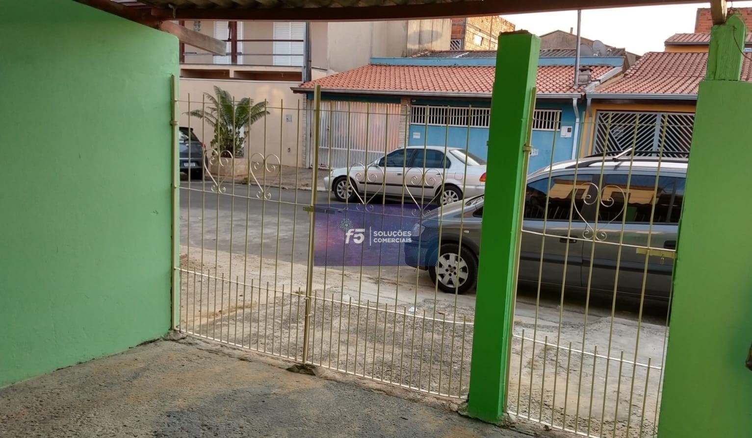Casa à venda com 4 quartos, 117m² - Foto 2