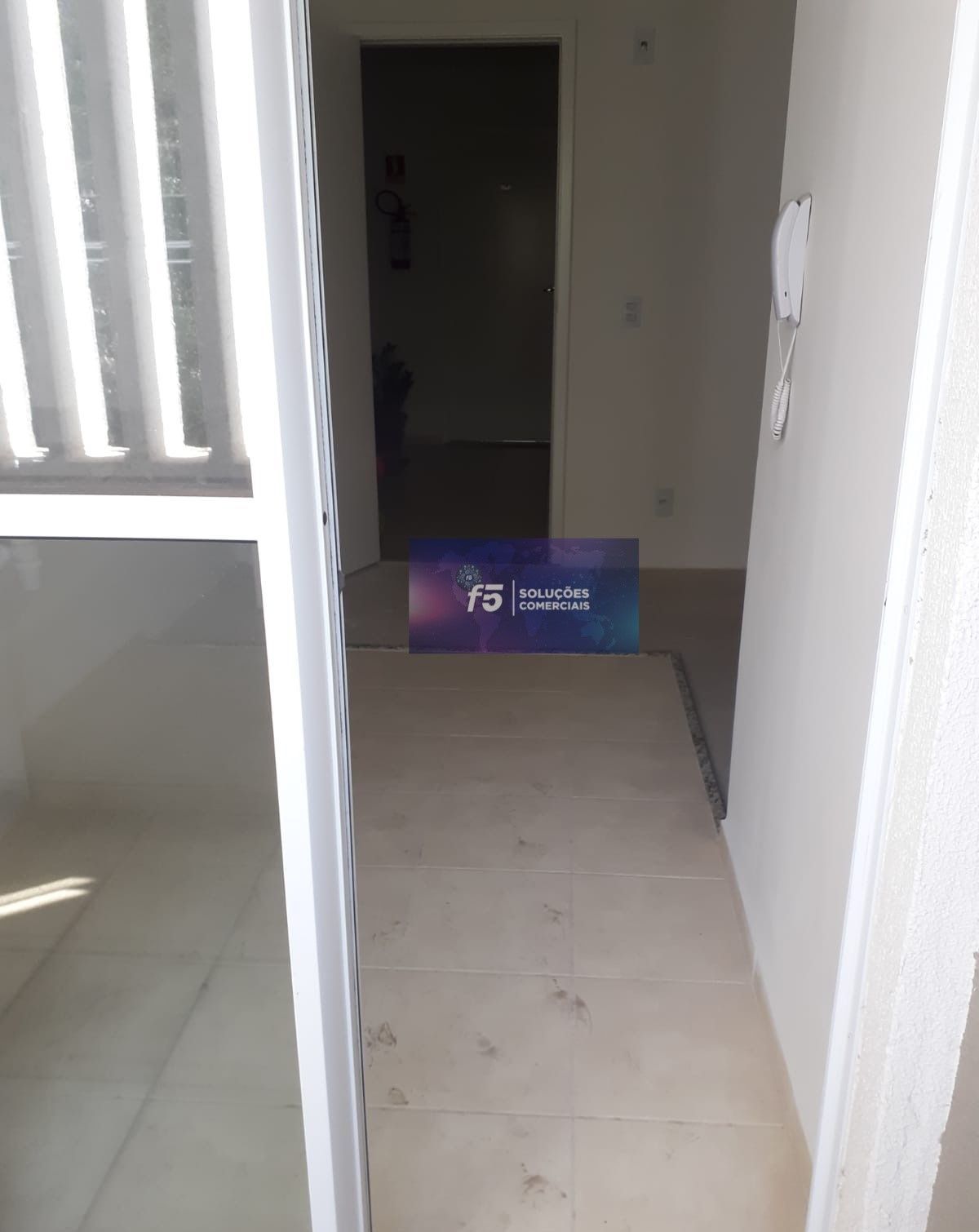 Apartamento à venda com 2 quartos, 42m² - Foto 4