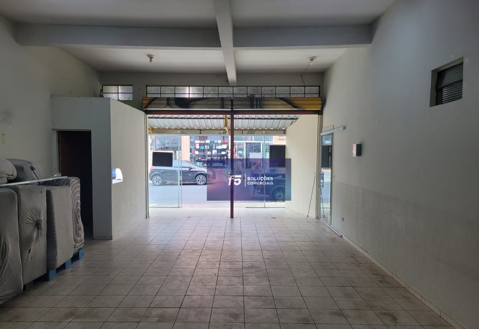 Conjunto Comercial-Sala para alugar com 1 quarto, 80m² - Foto 1