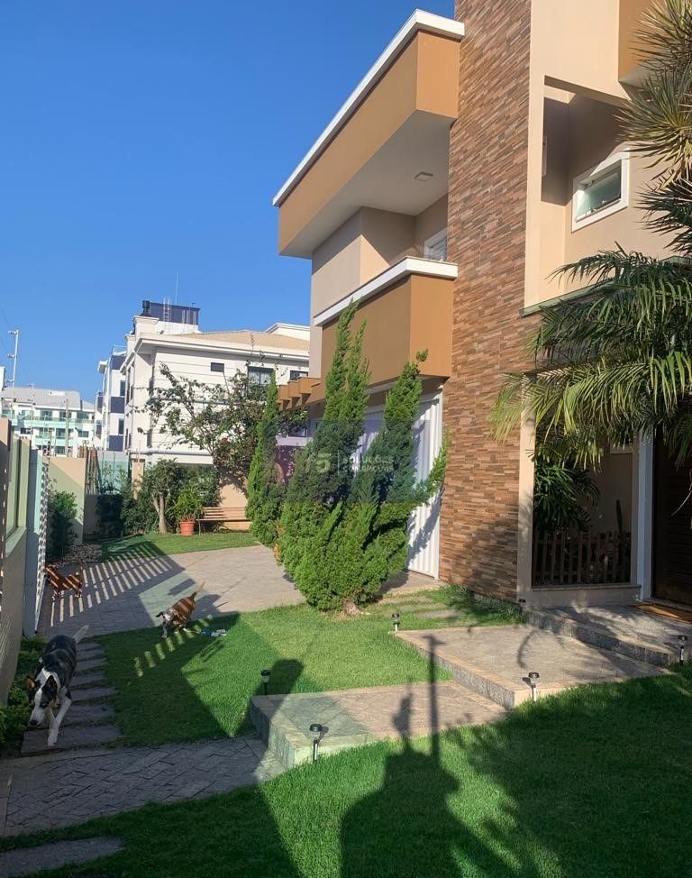 Casa, 3 quartos, 240 m² - Foto 2