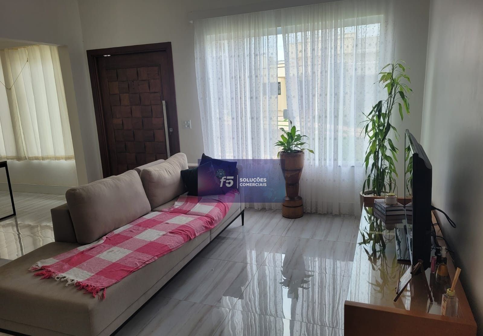 Casa de Condomínio à venda com 2 quartos, 150m² - Foto 2