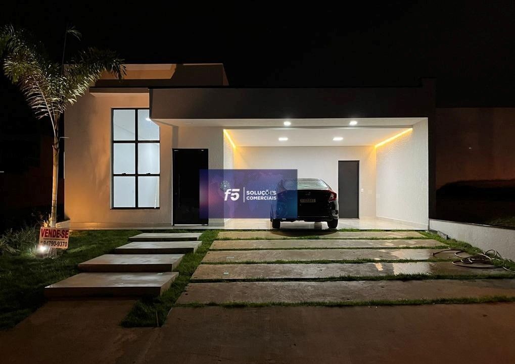 Casa à venda com 3 quartos, 200m² - Foto 1