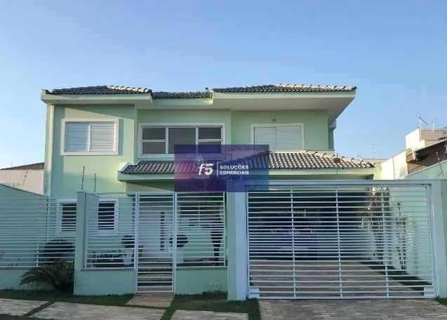 Casa à venda com 4 quartos, 260m² - Foto 1