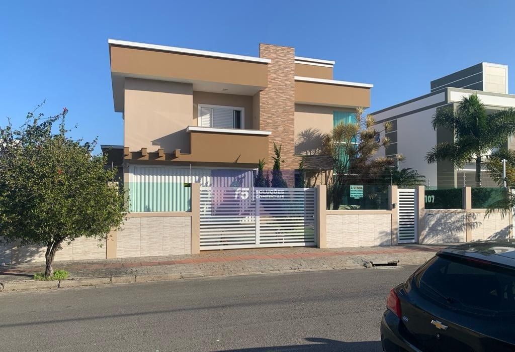 Casa, 3 quartos, 240 m² - Foto 1