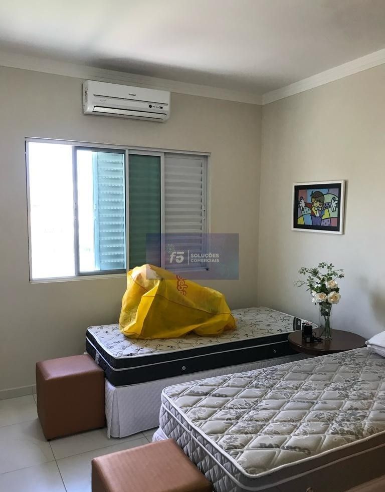 Casa, 3 quartos, 240 m² - Foto 11