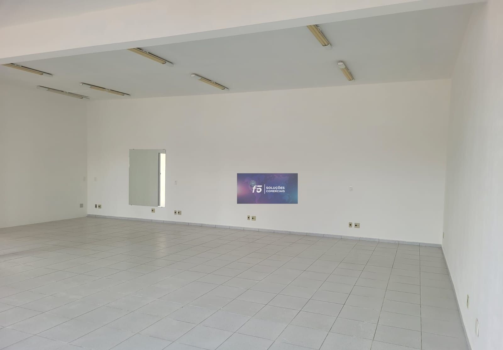 Conjunto Comercial-Sala para alugar com 1 quarto, 125m² - Foto 4