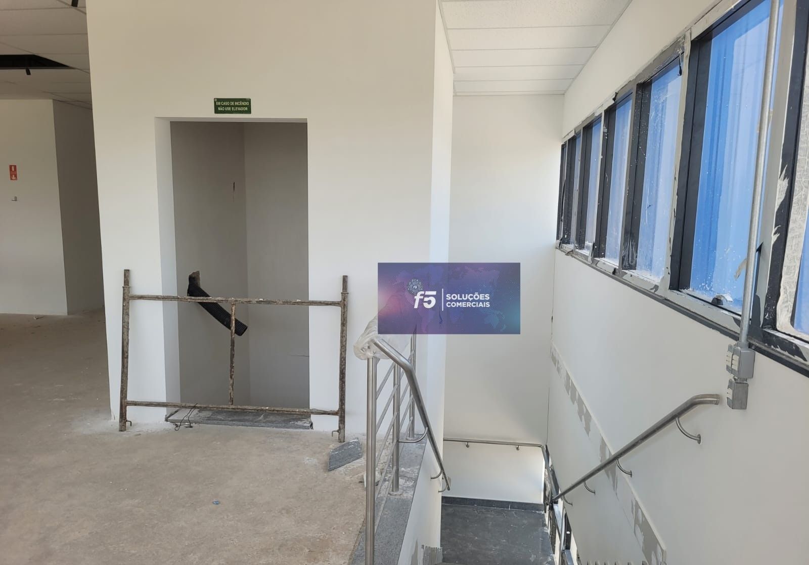 Depósito-Galpão-Armazém para alugar com 1 quarto, 3m² - Foto 4