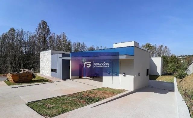 Casa à venda com 4 quartos, 275m² - Foto 1