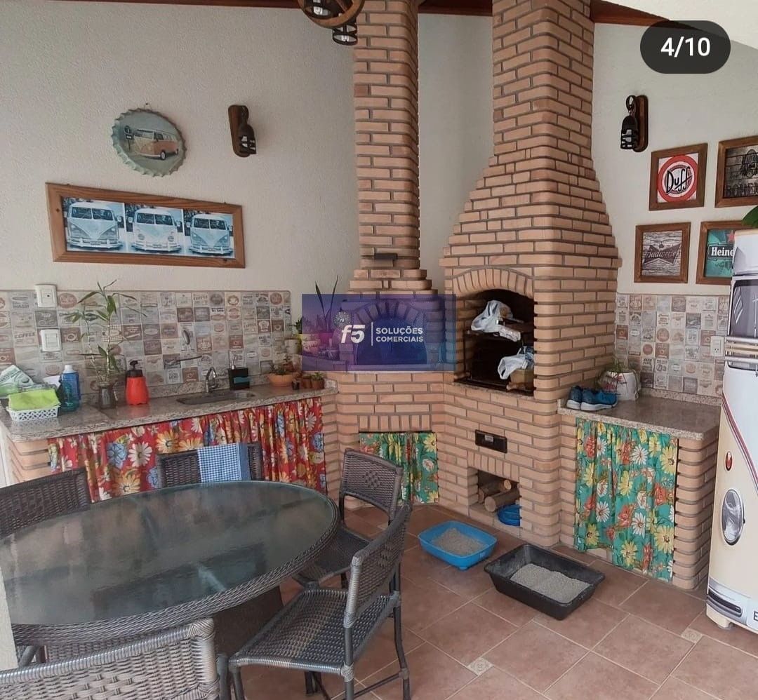 Casa, 3 quartos, 241 m² - Foto 4