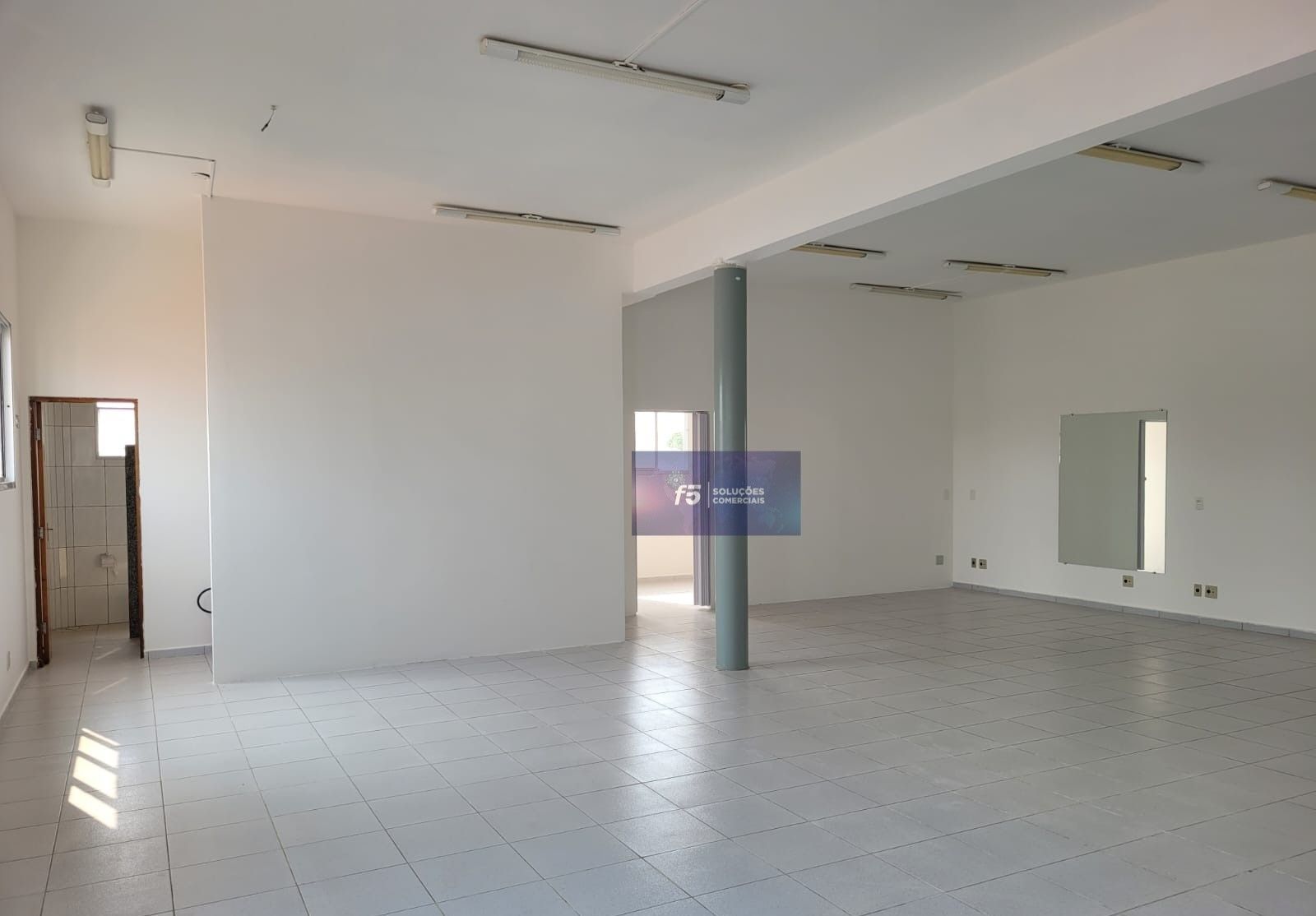 Conjunto Comercial-Sala para alugar com 1 quarto, 125m² - Foto 6