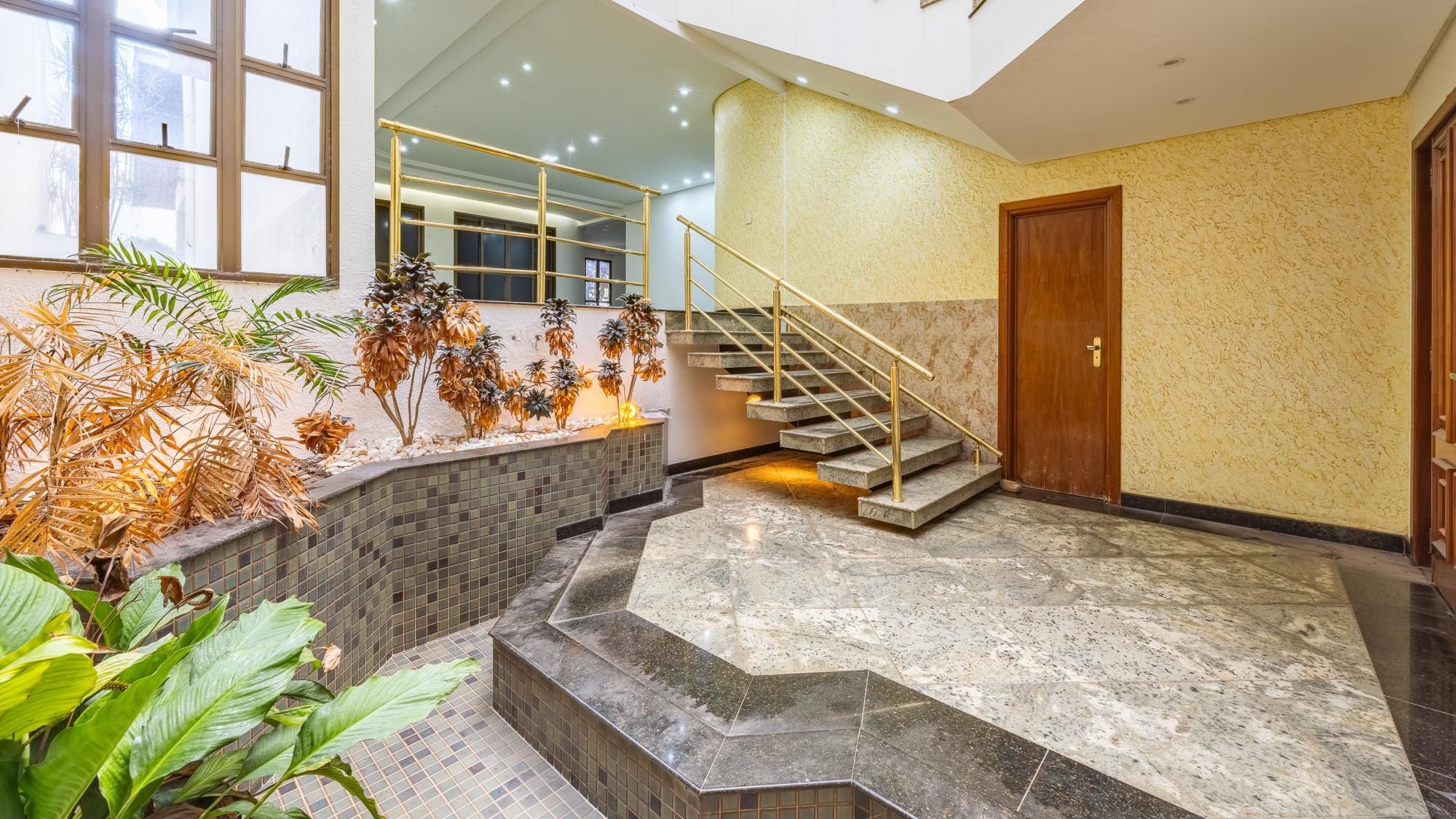 Sobrado comercial no Marista pra locação com 540 m², 6 salas e 4 vagas — foto 1