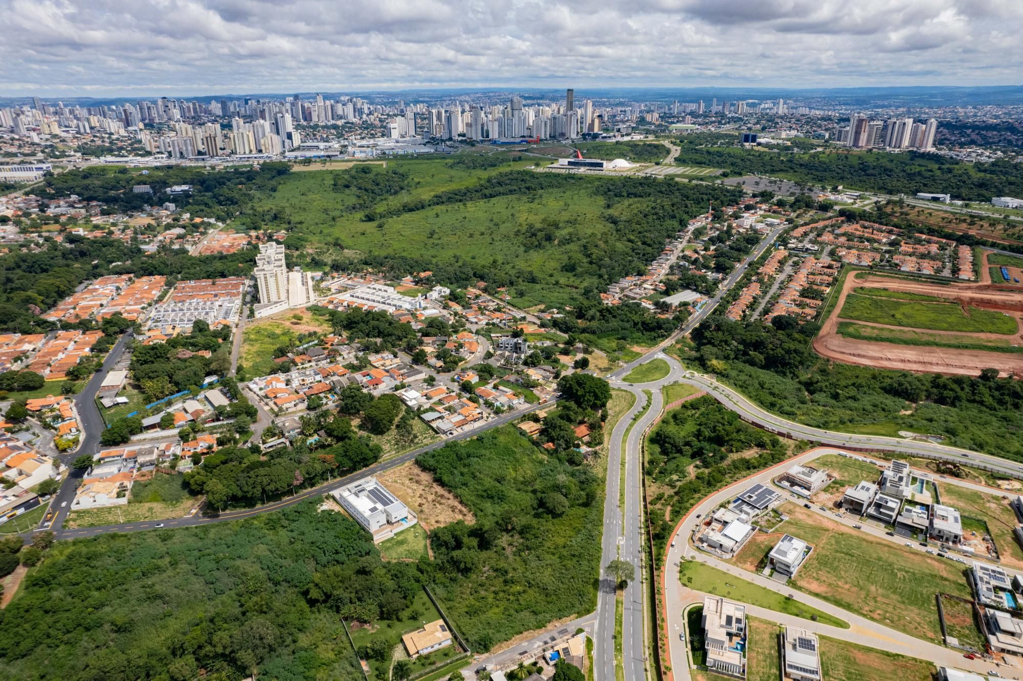 Loteamento e Condomínio, 2470 m² - Foto 16