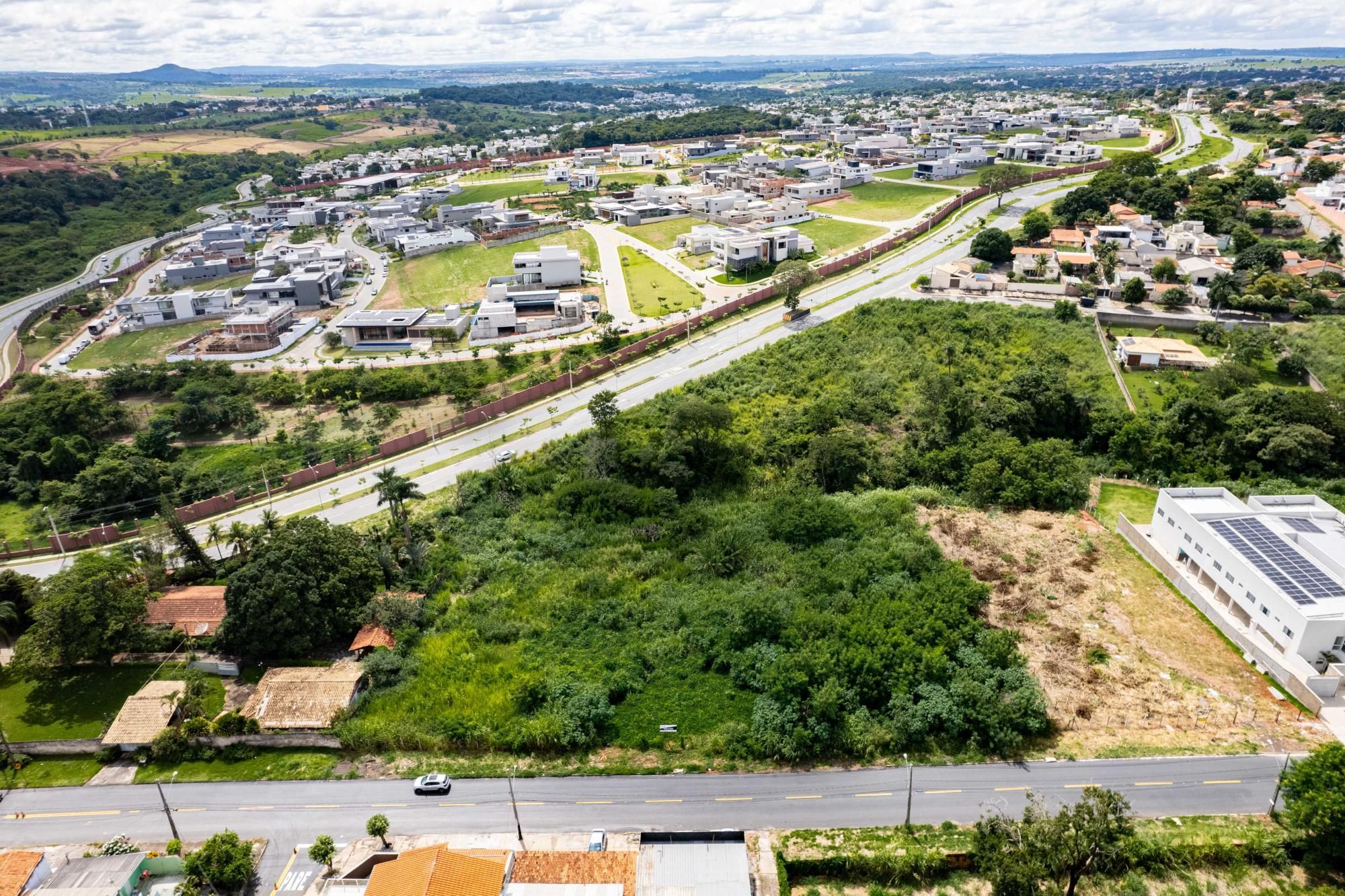 Loteamento e Condomínio, 2470 m² - Foto 3