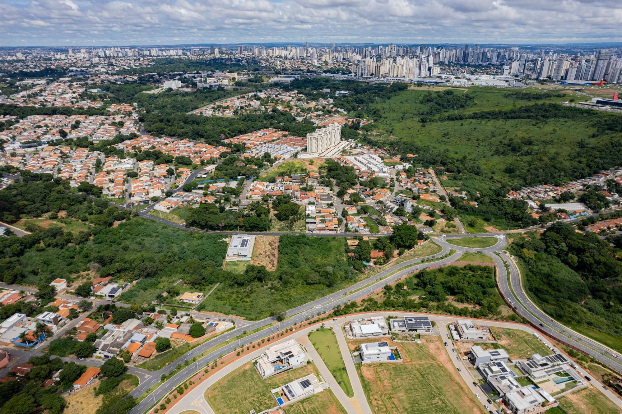 Loteamento e Condomínio, 2470 m² - Foto 13