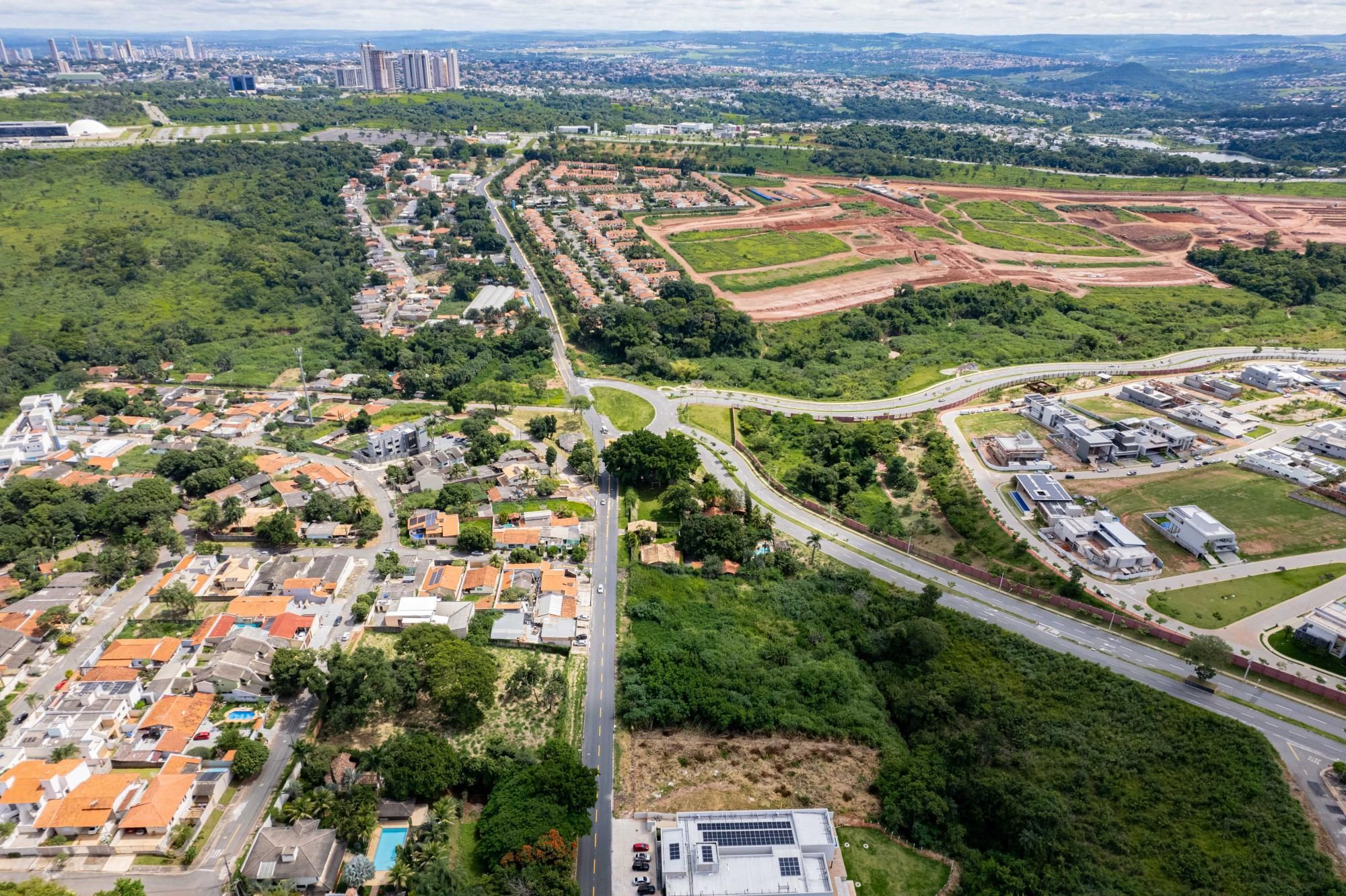 Loteamento e Condomínio, 2470 m² - Foto 10