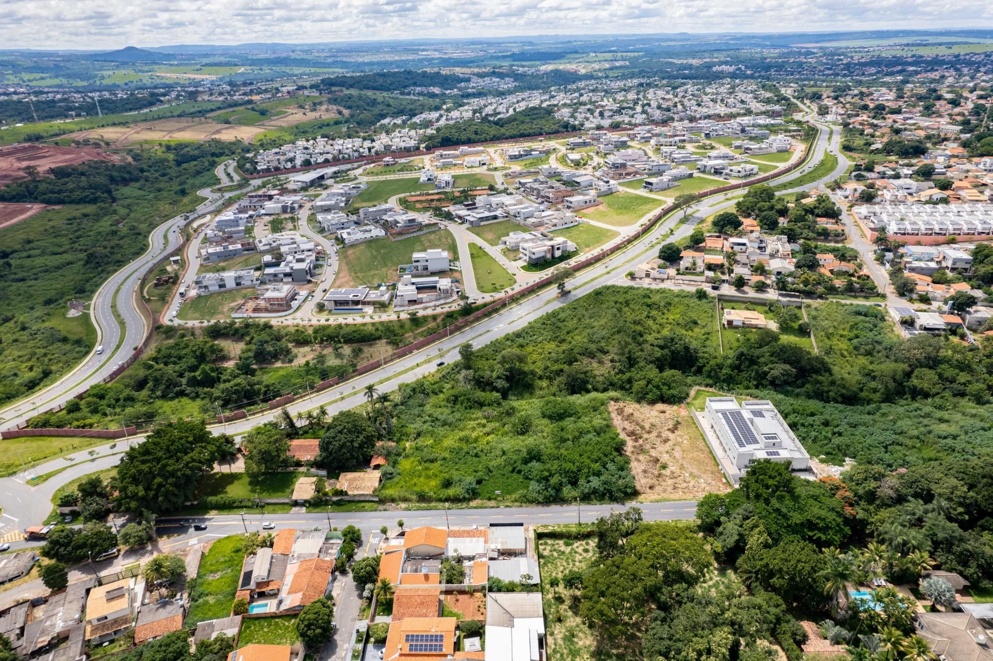 Terreno Residencial e Comercial no Jardim Vitória, Goiânia — foto 1