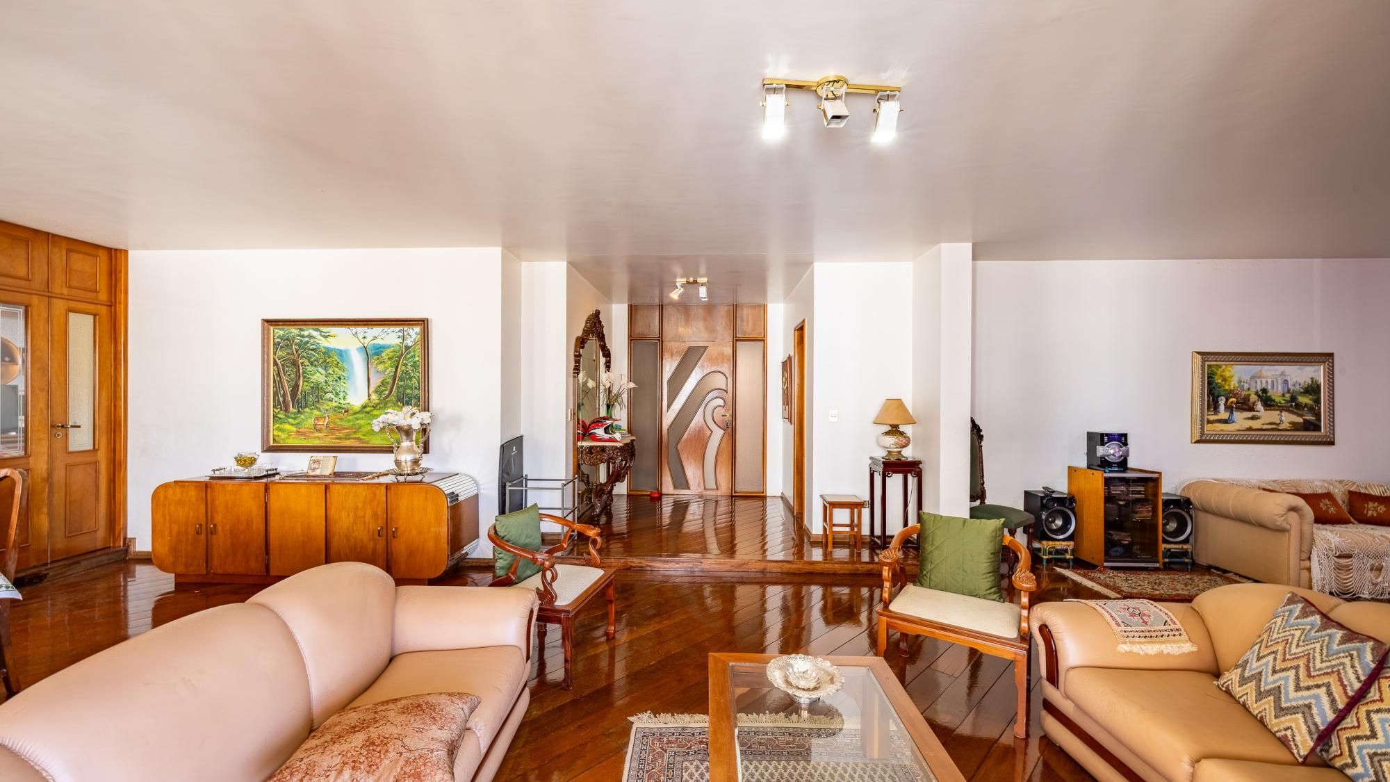 Apartamento 04 suítes no Setor Bueno, Goiânia — foto 1