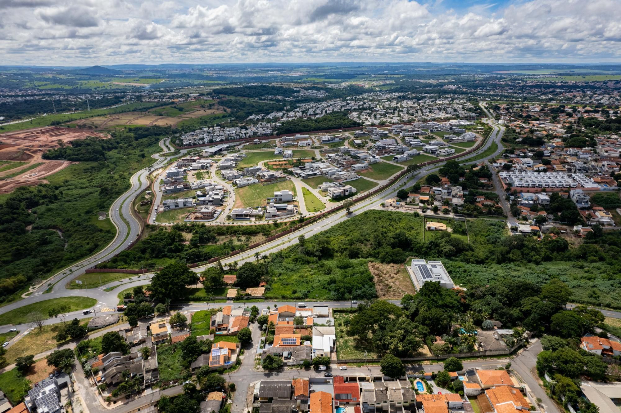 Loteamento e Condomínio, 2470 m² - Foto 9