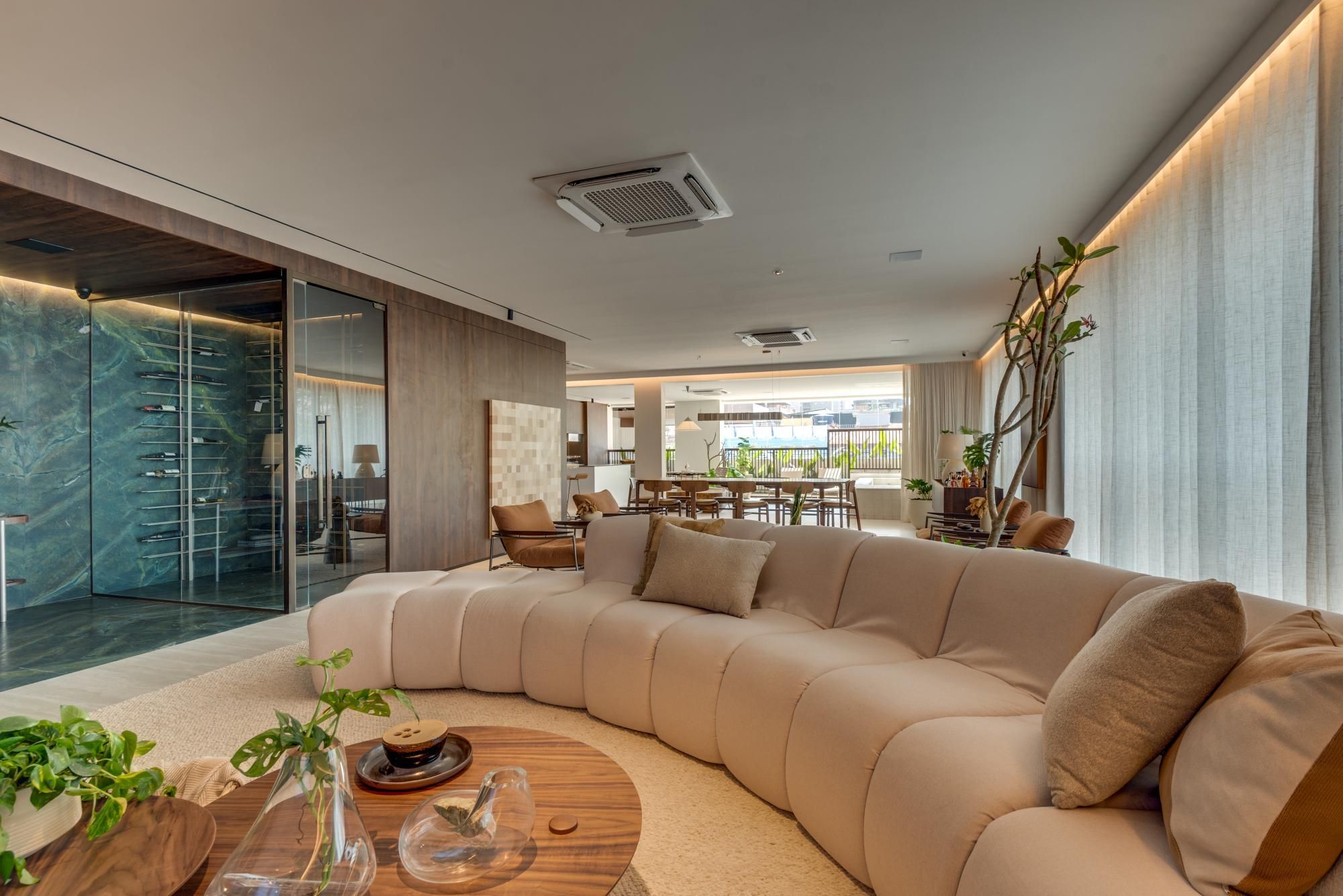Apartamento de 369 m² com 4 suítes no Solenne Consciente no Setor Marista — foto 1