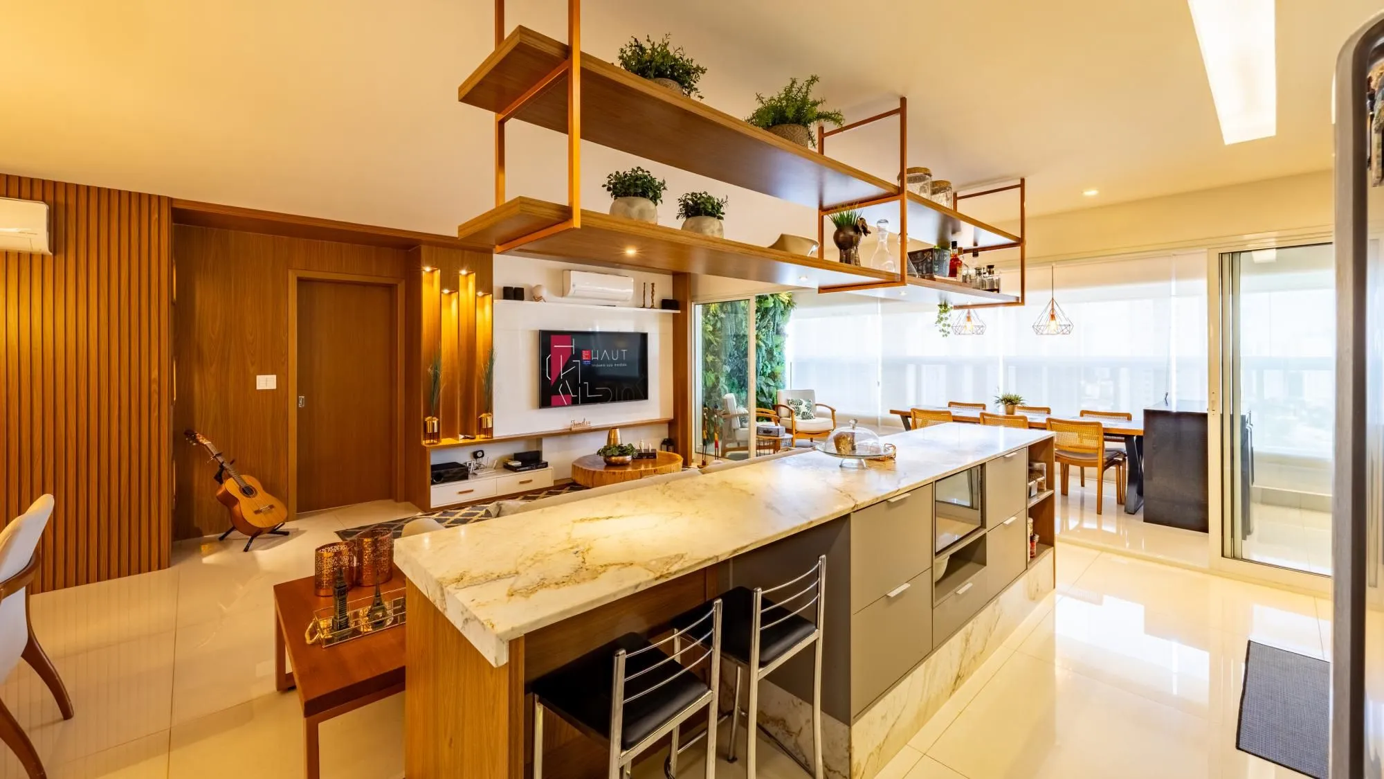 Apartamento mobiliado com 154 m², 3 suítes e 3 vagas no Persona Bueno